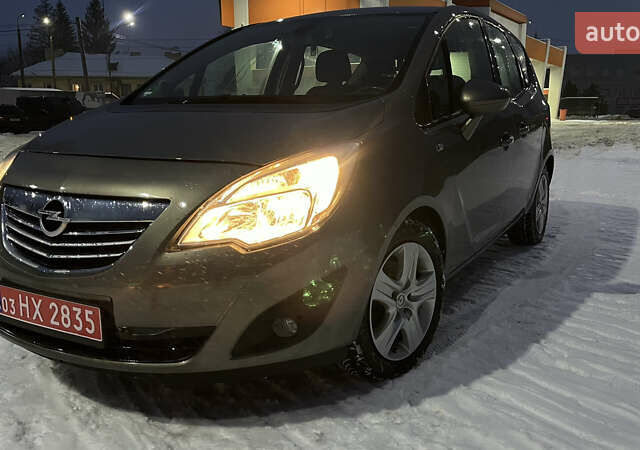 Коричневый Опель Мерива, объемом двигателя 1.4 л и пробегом 156 тыс. км за 8260 $, фото 1 на Automoto.ua