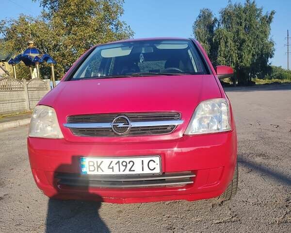 Красный Опель Мерива, объемом двигателя 1.6 л и пробегом 250 тыс. км за 4369 $, фото 1 на Automoto.ua