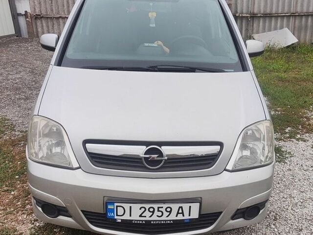 Опель Мерива, объемом двигателя 1.7 л и пробегом 219 тыс. км за 3800 $, фото 1 на Automoto.ua
