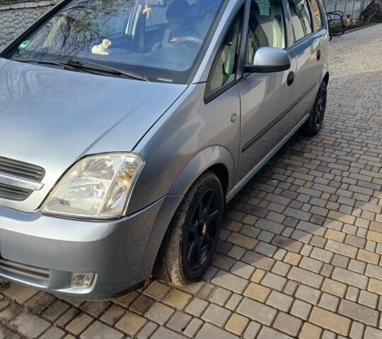 Серый Опель Мерива, объемом двигателя 1.6 л и пробегом 252 тыс. км за 3800 $, фото 1 на Automoto.ua