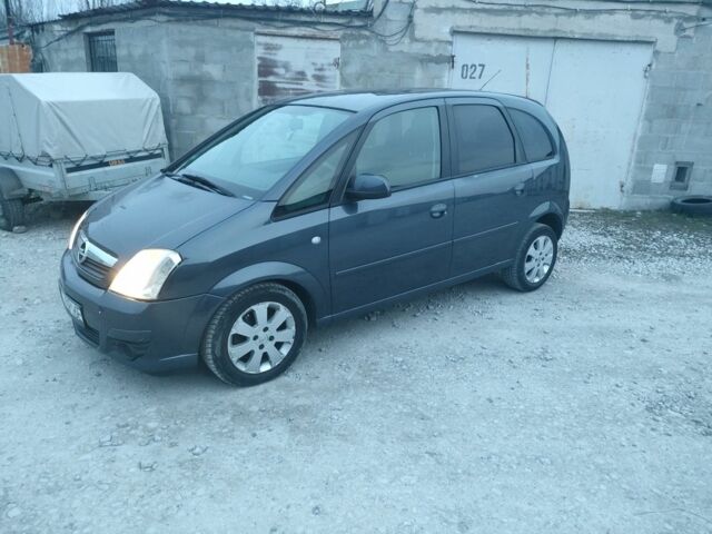 Серый Опель Мерива, объемом двигателя 1.3 л и пробегом 252 тыс. км за 2300 $, фото 1 на Automoto.ua