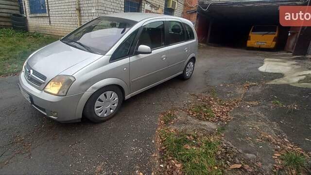 Серый Опель Мерива, объемом двигателя 1.8 л и пробегом 200 тыс. км за 4100 $, фото 1 на Automoto.ua