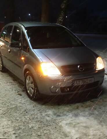 Серый Опель Мерива, объемом двигателя 1.6 л и пробегом 156 тыс. км за 3000 $, фото 1 на Automoto.ua