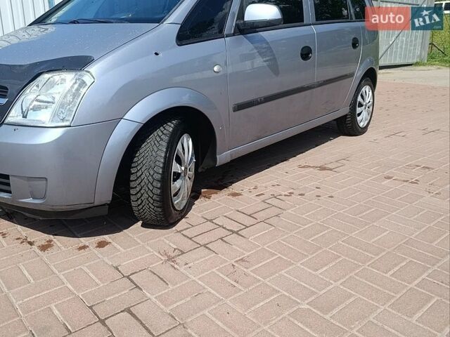 Сірий Опель Меріва, об'ємом двигуна 1.6 л та пробігом 175 тис. км за 3500 $, фото 1 на Automoto.ua