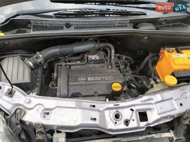 Серый Опель Мерива, объемом двигателя 1.4 л и пробегом 190 тыс. км за 3650 $, фото 1 на Automoto.ua