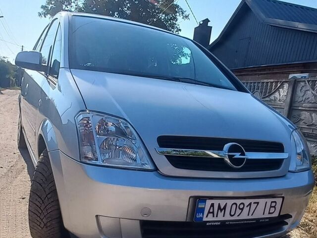 Сірий Опель Меріва, об'ємом двигуна 1.6 л та пробігом 131 тис. км за 4400 $, фото 1 на Automoto.ua