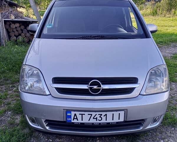 Сірий Опель Меріва, об'ємом двигуна 1.6 л та пробігом 235 тис. км за 3900 $, фото 1 на Automoto.ua