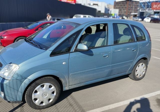 Сірий Опель Меріва, об'ємом двигуна 1.6 л та пробігом 246 тис. км за 4500 $, фото 1 на Automoto.ua