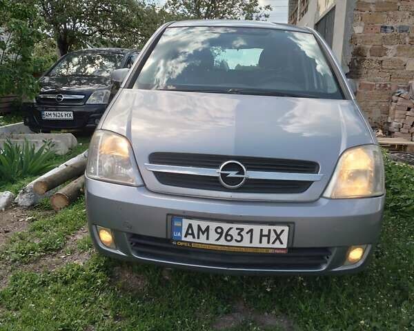 Серый Опель Мерива, объемом двигателя 1.6 л и пробегом 180 тыс. км за 3400 $, фото 1 на Automoto.ua