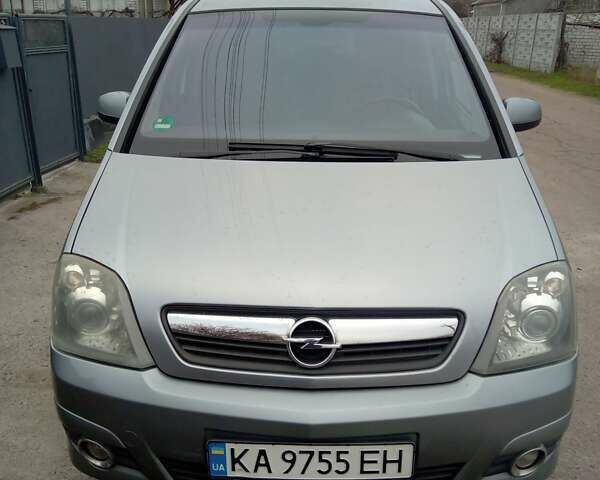 Серый Опель Мерива, объемом двигателя 1.8 л и пробегом 210 тыс. км за 3300 $, фото 1 на Automoto.ua