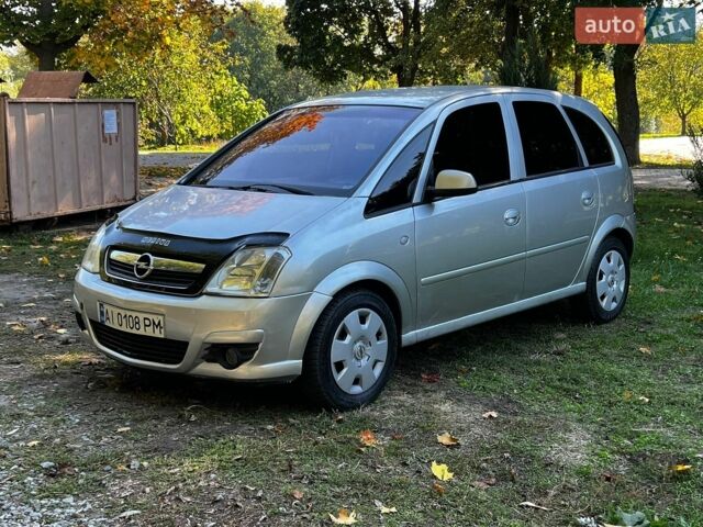 Сірий Опель Меріва, об'ємом двигуна 1.6 л та пробігом 207 тис. км за 2700 $, фото 1 на Automoto.ua