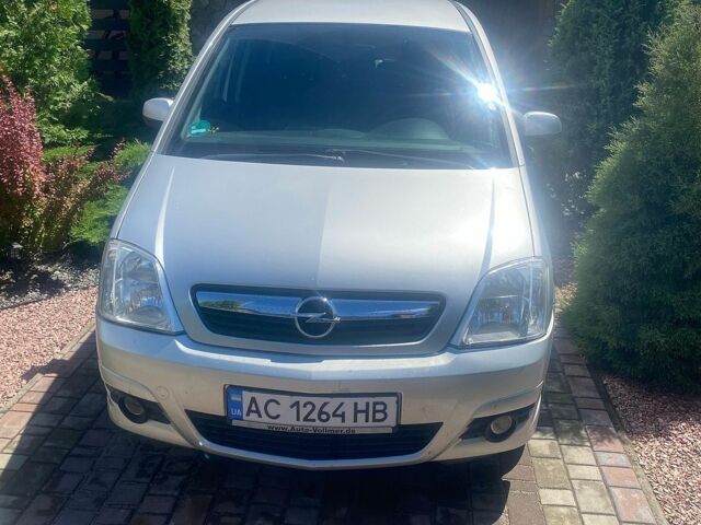 Сірий Опель Меріва, об'ємом двигуна 1.6 л та пробігом 165 тис. км за 4600 $, фото 1 на Automoto.ua
