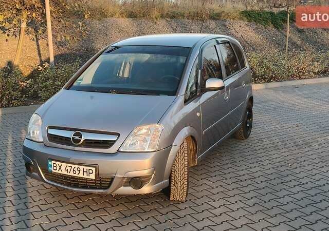 Серый Опель Мерива, объемом двигателя 1.6 л и пробегом 298 тыс. км за 4300 $, фото 1 на Automoto.ua