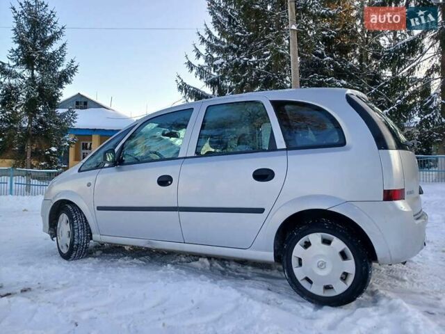 Серый Опель Мерива, объемом двигателя 1.6 л и пробегом 187 тыс. км за 3600 $, фото 1 на Automoto.ua