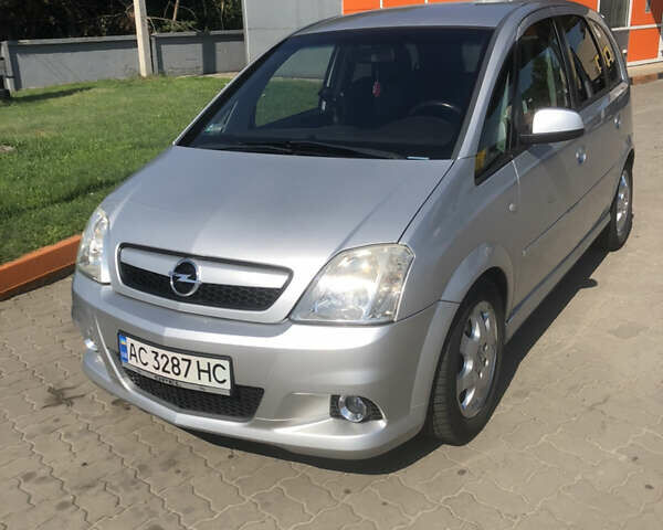 Серый Опель Мерива, объемом двигателя 1.6 л и пробегом 204 тыс. км за 4500 $, фото 1 на Automoto.ua