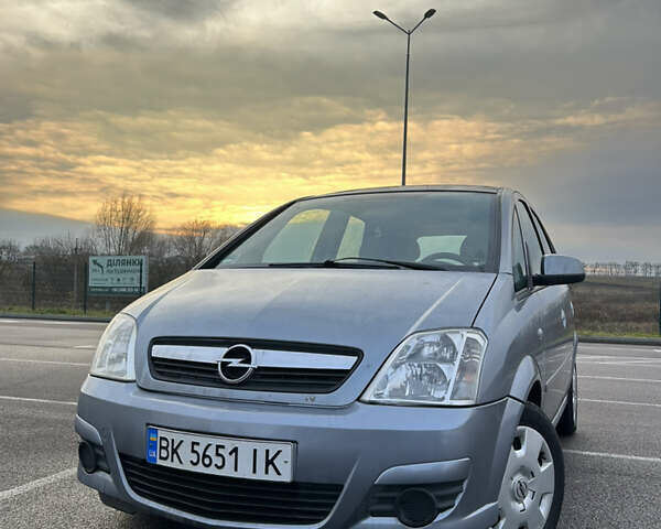 Сірий Опель Меріва, об'ємом двигуна 1.6 л та пробігом 205 тис. км за 4199 $, фото 1 на Automoto.ua