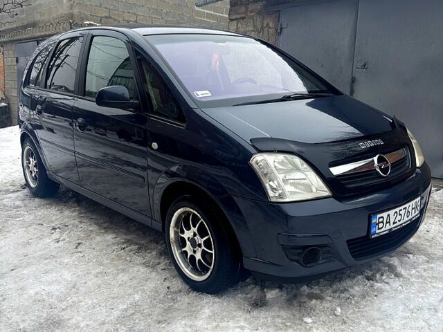 Серый Опель Мерива, объемом двигателя 1.6 л и пробегом 21400 тыс. км за 4100 $, фото 1 на Automoto.ua