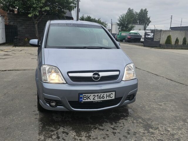 Сірий Опель Меріва, об'ємом двигуна 1.4 л та пробігом 200 тис. км за 3700 $, фото 1 на Automoto.ua