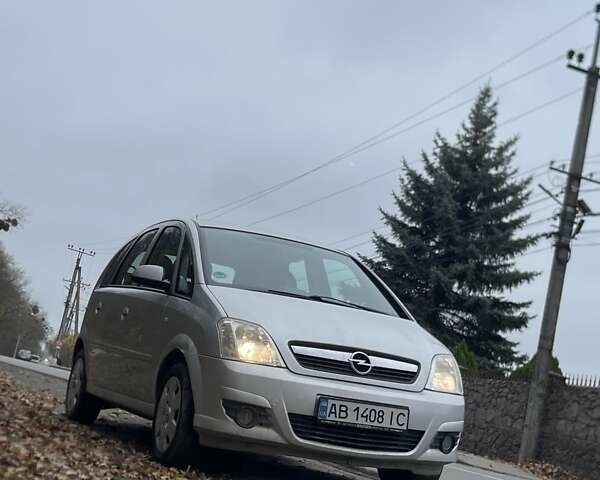 Сірий Опель Меріва, об'ємом двигуна 1.6 л та пробігом 231 тис. км за 5000 $, фото 1 на Automoto.ua