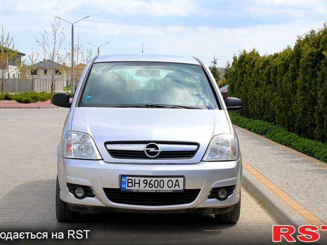 Сірий Опель Меріва, об'ємом двигуна 1.6 л та пробігом 152 тис. км за 4900 $, фото 1 на Automoto.ua
