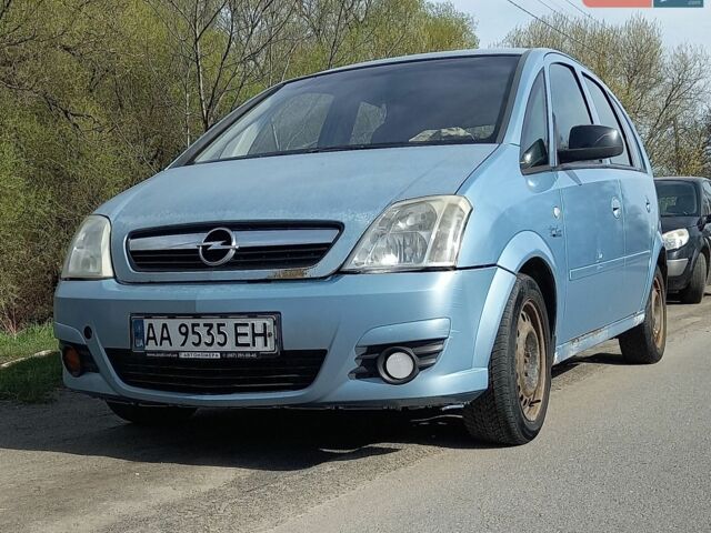 Сірий Опель Меріва, об'ємом двигуна 1.6 л та пробігом 311 тис. км за 2300 $, фото 1 на Automoto.ua