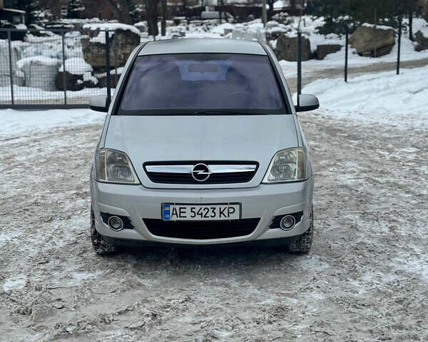 Сірий Опель Меріва, об'ємом двигуна 1.3 л та пробігом 302 тис. км за 4000 $, фото 1 на Automoto.ua