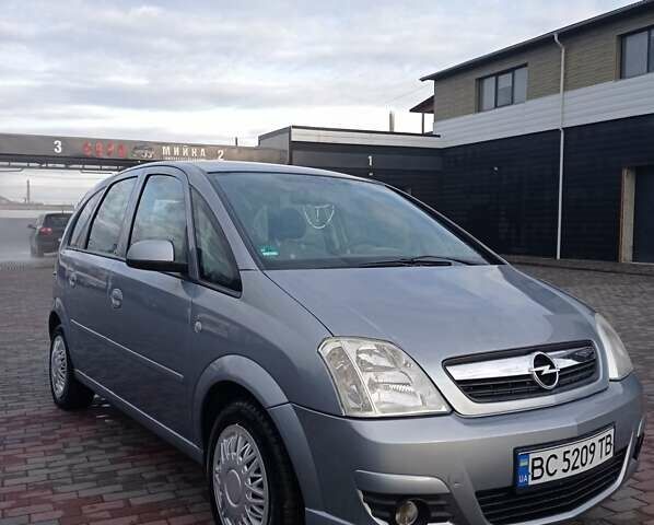 Сірий Опель Меріва, об'ємом двигуна 1.61 л та пробігом 193 тис. км за 4900 $, фото 1 на Automoto.ua