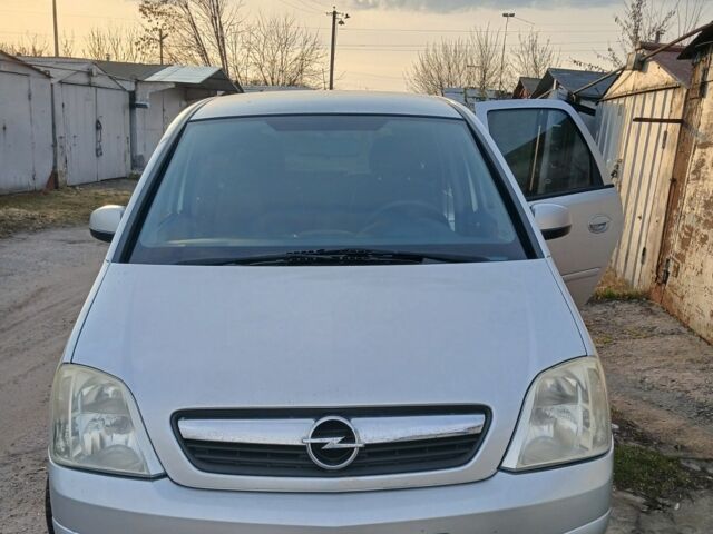 Сірий Опель Меріва, об'ємом двигуна 1.6 л та пробігом 233 тис. км за 3600 $, фото 1 на Automoto.ua