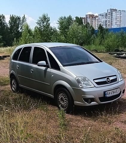 Серый Опель Мерива, объемом двигателя 1.6 л и пробегом 160 тыс. км за 3450 $, фото 1 на Automoto.ua
