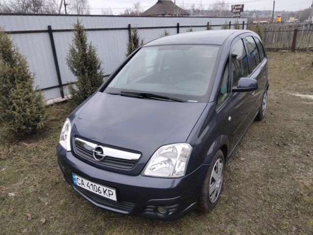 Серый Опель Мерива, объемом двигателя 1.6 л и пробегом 215 тыс. км за 4600 $, фото 1 на Automoto.ua