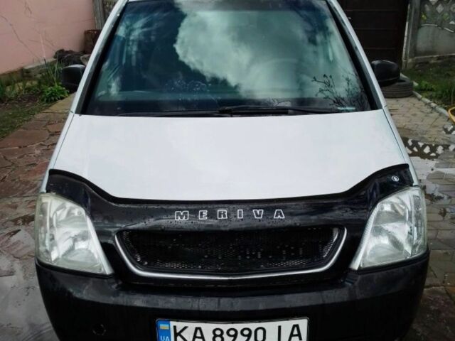 Серый Опель Мерива, объемом двигателя 1.6 л и пробегом 204 тыс. км за 2500 $, фото 1 на Automoto.ua