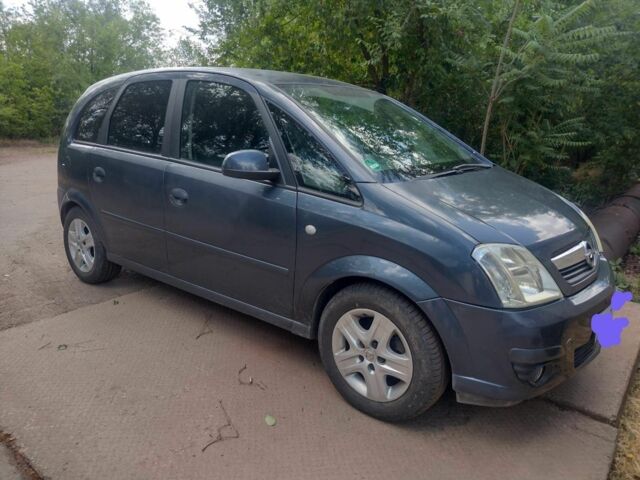 Сірий Опель Меріва, об'ємом двигуна 1.7 л та пробігом 255 тис. км за 3700 $, фото 1 на Automoto.ua