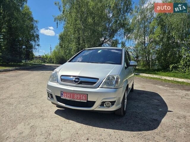 Серый Опель Мерива, объемом двигателя 1.8 л и пробегом 119 тыс. км за 5900 $, фото 1 на Automoto.ua
