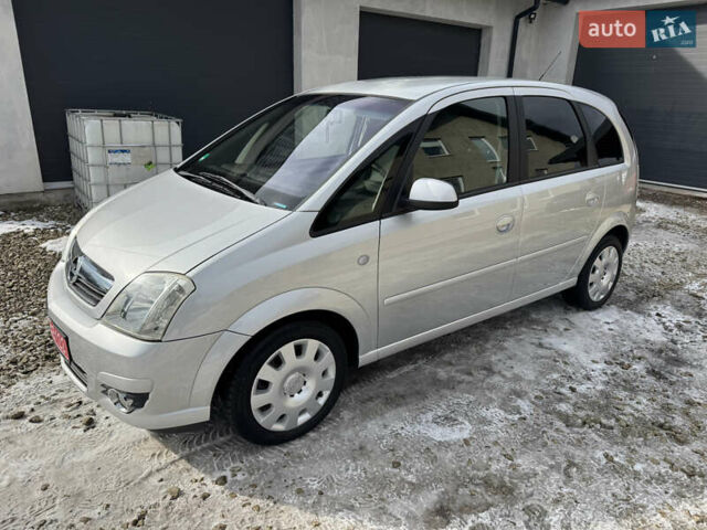 Сірий Опель Меріва, об'ємом двигуна 1.6 л та пробігом 214 тис. км за 4900 $, фото 1 на Automoto.ua