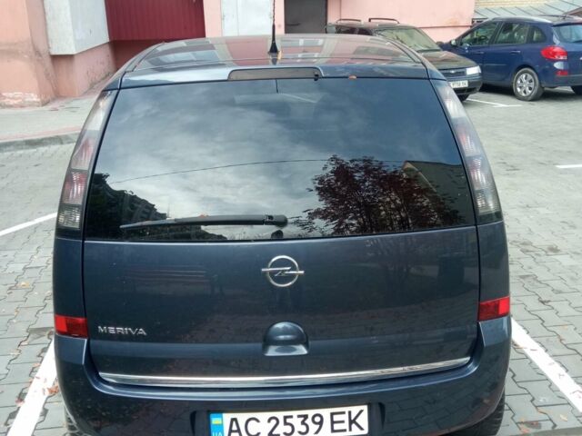 Серый Опель Мерива, объемом двигателя 1.8 л и пробегом 240 тыс. км за 4800 $, фото 1 на Automoto.ua