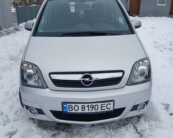 Сірий Опель Меріва, об'ємом двигуна 1.6 л та пробігом 137 тис. км за 5300 $, фото 1 на Automoto.ua