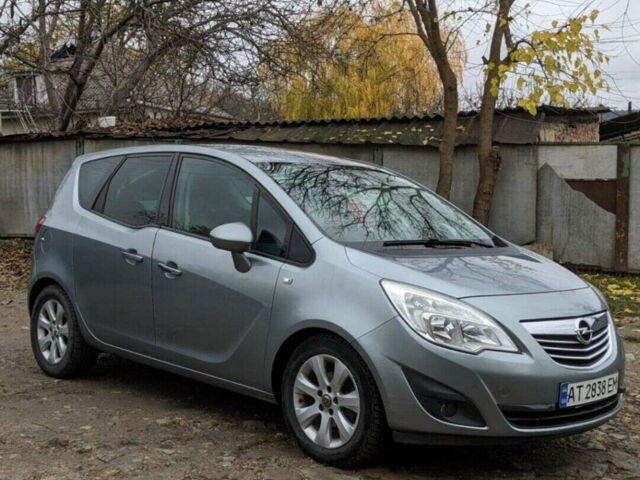 Сірий Опель Меріва, об'ємом двигуна 1.3 л та пробігом 220 тис. км за 5000 $, фото 1 на Automoto.ua