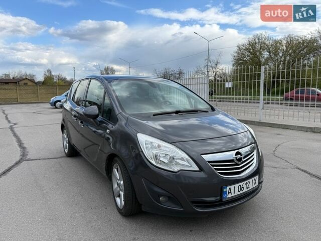 Серый Опель Мерива, объемом двигателя 1.69 л и пробегом 217 тыс. км за 6999 $, фото 1 на Automoto.ua