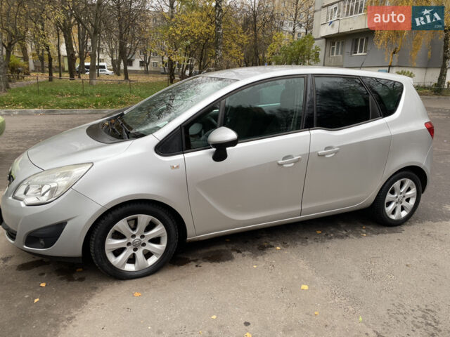 Сірий Опель Меріва, об'ємом двигуна 1.69 л та пробігом 260 тис. км за 7200 $, фото 1 на Automoto.ua
