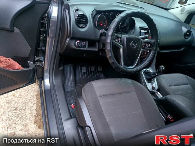 Сірий Опель Меріва, об'ємом двигуна 1.2 л та пробігом 218 тис. км за 8000 $, фото 1 на Automoto.ua