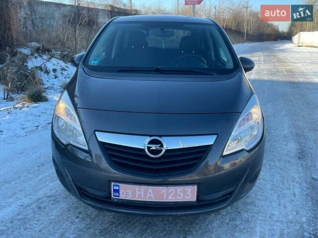 Серый Опель Мерива, объемом двигателя 1.3 л и пробегом 223 тыс. км за 6799 $, фото 1 на Automoto.ua
