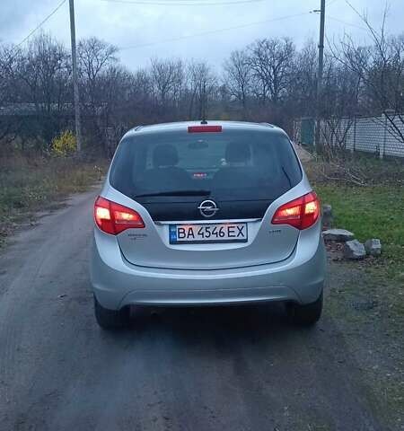 Серый Опель Мерива, объемом двигателя 1.7 л и пробегом 135 тыс. км за 7500 $, фото 1 на Automoto.ua