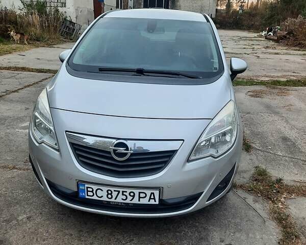 Серый Опель Мерива, объемом двигателя 1.69 л и пробегом 198 тыс. км за 7200 $, фото 1 на Automoto.ua