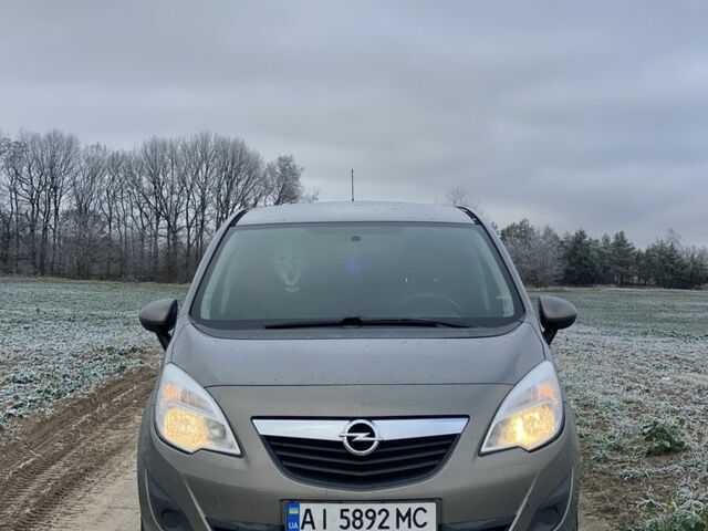 Сірий Опель Меріва, об'ємом двигуна 1.4 л та пробігом 220 тис. км за 4900 $, фото 1 на Automoto.ua