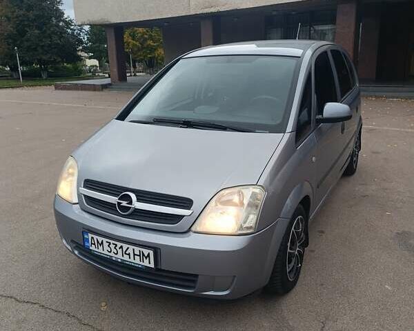 Серый Опель Мерива, объемом двигателя 1.6 л и пробегом 219 тыс. км за 4400 $, фото 1 на Automoto.ua