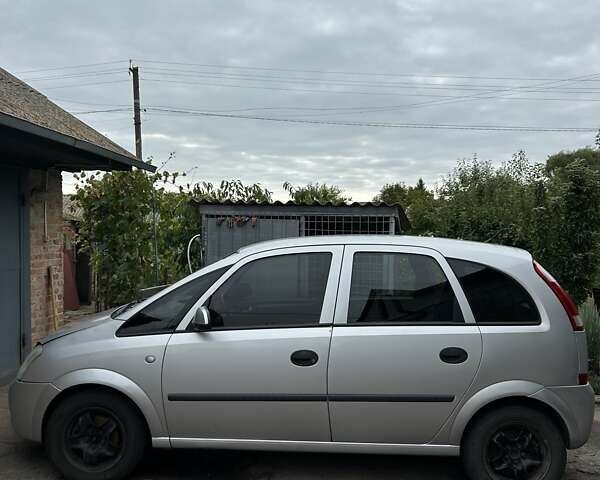 Серый Опель Мерива, объемом двигателя 1.7 л и пробегом 250 тыс. км за 3600 $, фото 1 на Automoto.ua