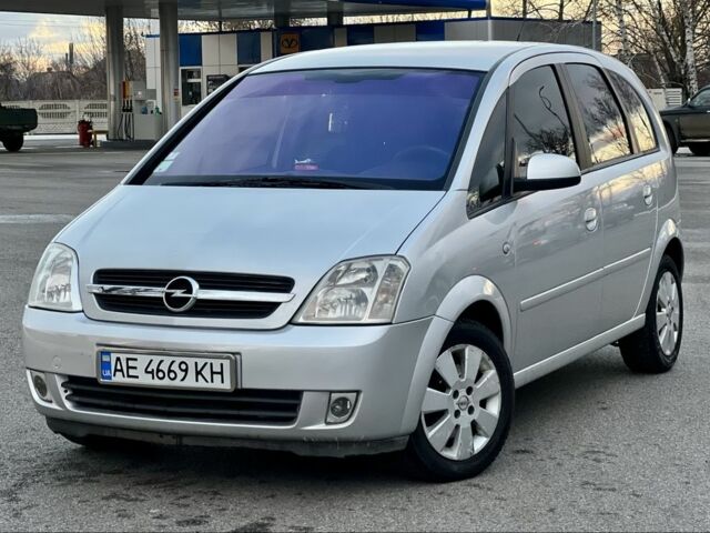 Серый Опель Мерива, объемом двигателя 1.6 л и пробегом 173 тыс. км за 4599 $, фото 1 на Automoto.ua