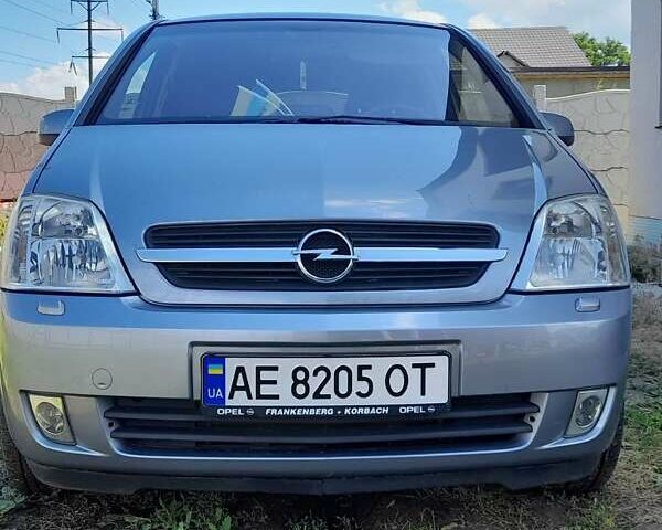Серый Опель Мерива, объемом двигателя 1.6 л и пробегом 166 тыс. км за 4900 $, фото 1 на Automoto.ua