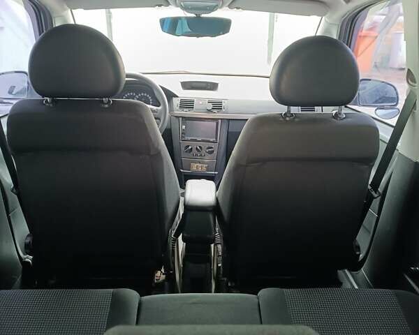 Серый Опель Мерива, объемом двигателя 1.6 л и пробегом 115 тыс. км за 3900 $, фото 1 на Automoto.ua