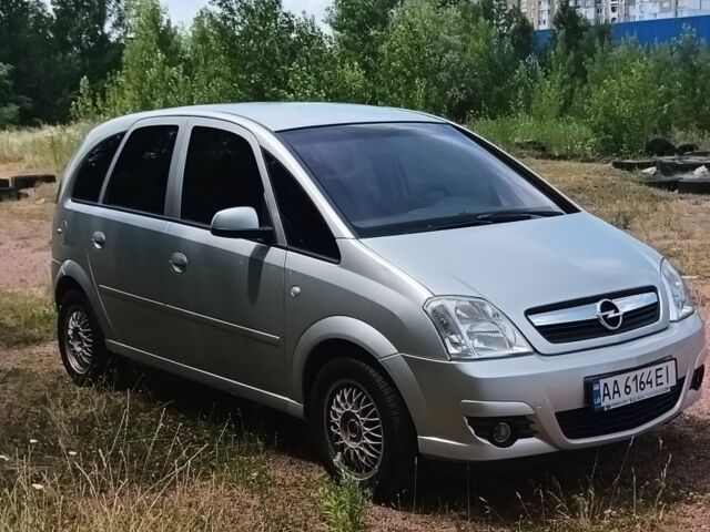 Сірий Опель Меріва, об'ємом двигуна 1.6 л та пробігом 160 тис. км за 3000 $, фото 1 на Automoto.ua